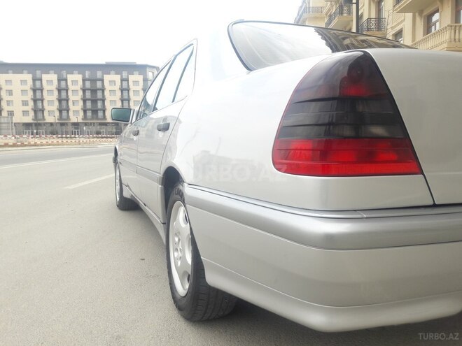 Mercedes C 220 1999, 375,000 km - 2.2 l - Bakı