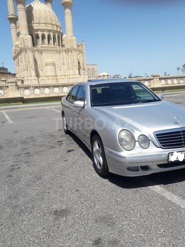 Mercedes E 280 2001, 260,000 km - 2.8 l - Bakı