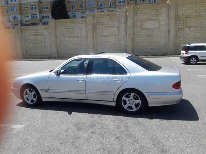 Mercedes E 280 2001, 260,000 km - 2.8 l - Bakı