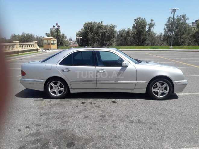 Mercedes E 280 2001, 260,000 km - 2.8 l - Bakı
