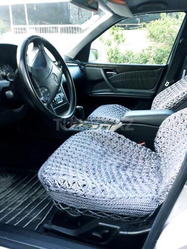 Mercedes E 270 1999, 303,000 km - 2.7 l - Ağdam