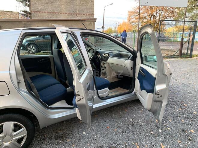 Fiat Punto 2007, 107,000 km - 1.3 l - Bakı
