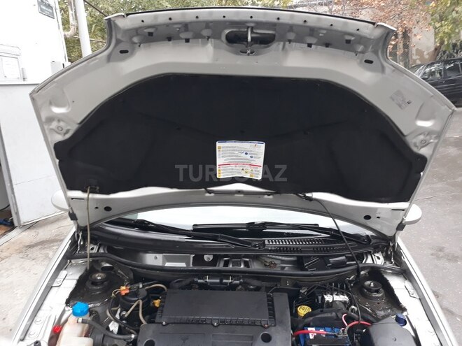 Fiat Punto 2007, 107,000 km - 1.3 l - Bakı