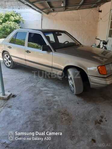Mercedes E 260 1988, 258,365 km - 2.6 l - Bakı