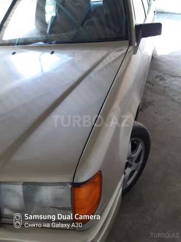 Mercedes E 260 1988, 258,365 km - 2.6 l - Bakı