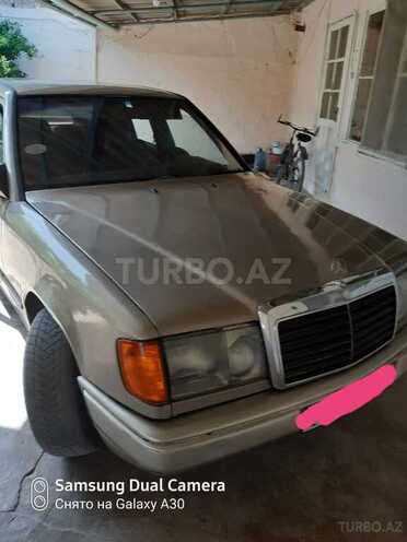 Mercedes E 260 1988, 258,365 km - 2.6 l - Bakı