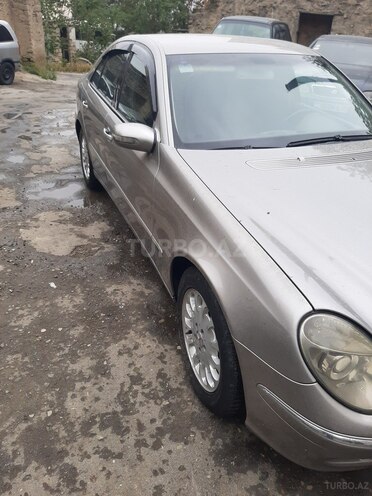 Mercedes E 270 2003, 310,000 km - 2.7 l - Bakı