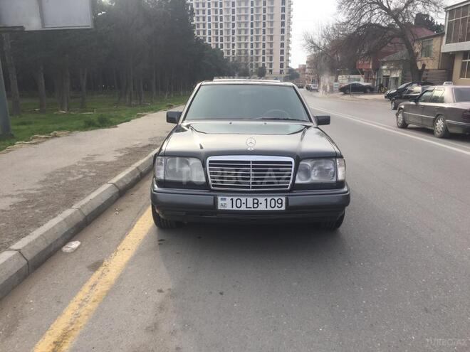 Mercedes E 220 1995, 420,000 km - 2.2 l - Bakı