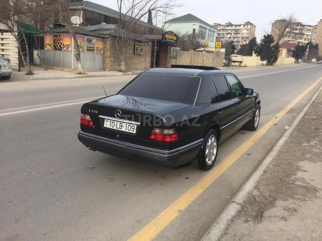 Mercedes E 220 1995, 420,000 km - 2.2 l - Bakı
