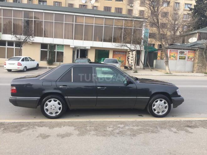 Mercedes E 220 1995, 420,000 km - 2.2 l - Bakı