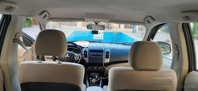 Mitsubishi Outlander 2007, 182,000 km - 3.0 л - Quba