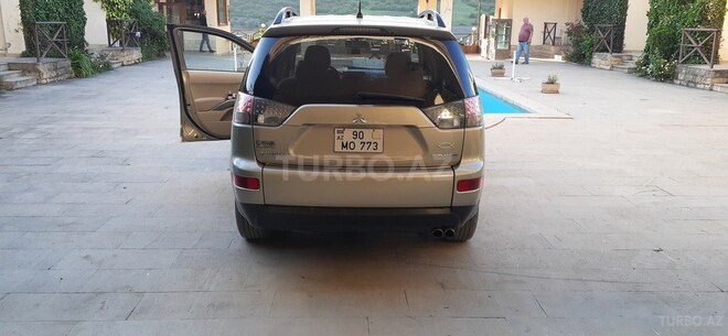 Mitsubishi Outlander 2007, 182,000 km - 3.0 л - Quba