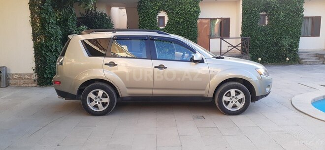 Mitsubishi Outlander 2007, 182,000 km - 3.0 л - Quba