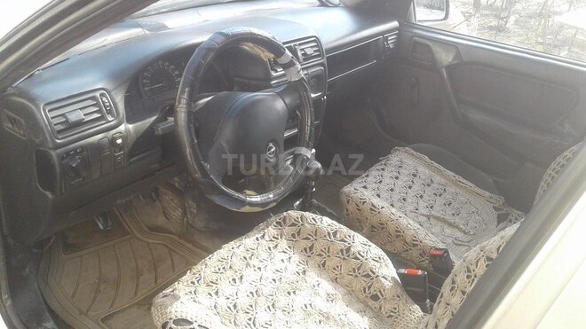 Opel Vectra 1991, 199,000 km - 1.8 l - Şamaxı