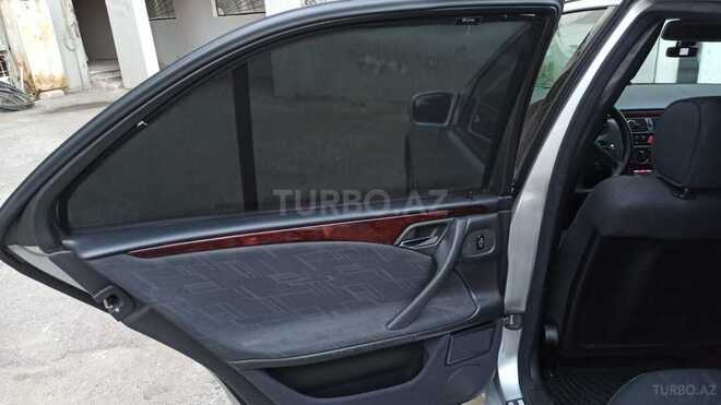 Mercedes E 220 2000, 360,000 km - 2.2 l - Bakı