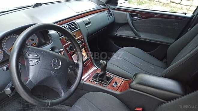 Mercedes E 220 2000, 360,000 km - 2.2 l - Bakı