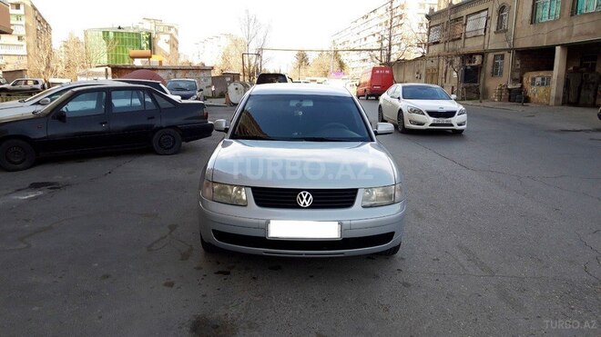 Volkswagen Passat 2000, 297,000 km - 2.0 l - Bakı