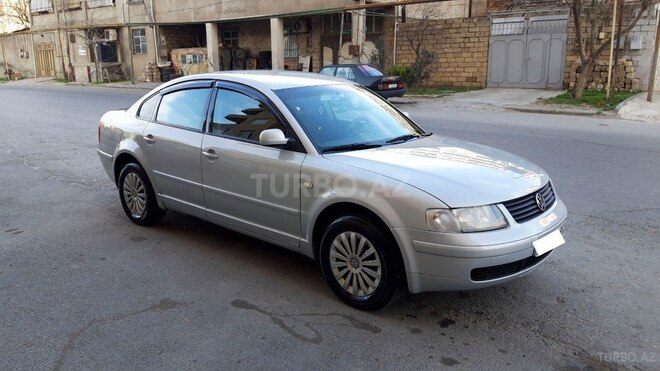 Volkswagen Passat 2000, 297,000 km - 2.0 l - Bakı