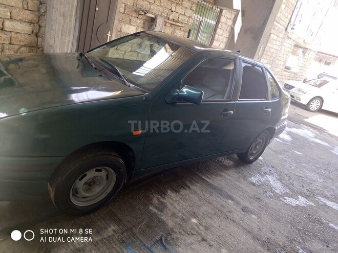 Volkswagen Polo 1995, 225,386 km - 1.6 l - Bakı