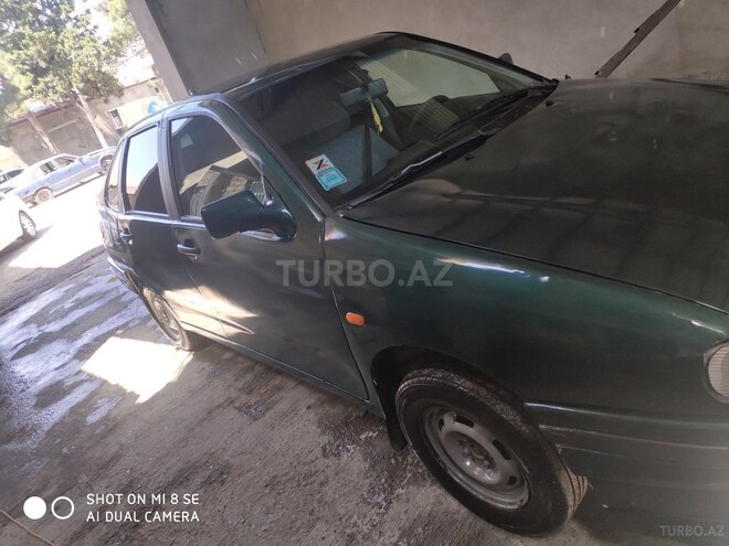 Volkswagen Polo 1995, 225,386 km - 1.6 l - Bakı