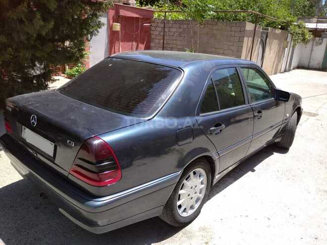 Mercedes C 220 2000, 380,000 km - 2.2 л - Bakı