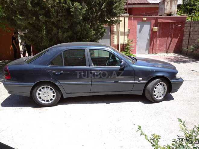 Mercedes C 220 2000, 380,000 km - 2.2 л - Bakı