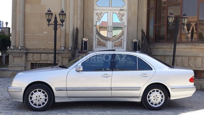 Mercedes E 220 2000, 283,000 km - 2.2 л - Bakı