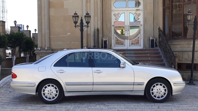 Mercedes E 220 2000, 283,000 km - 2.2 л - Bakı