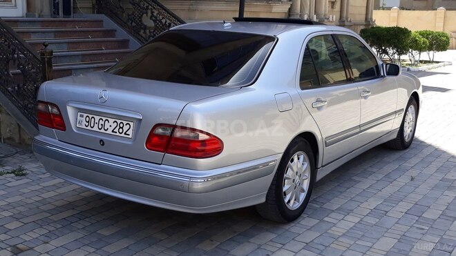 Mercedes E 220 2000, 283,000 km - 2.2 л - Bakı