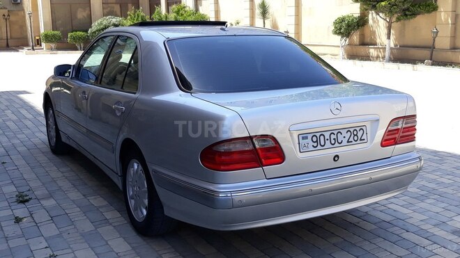 Mercedes E 220 2000, 283,000 km - 2.2 л - Bakı
