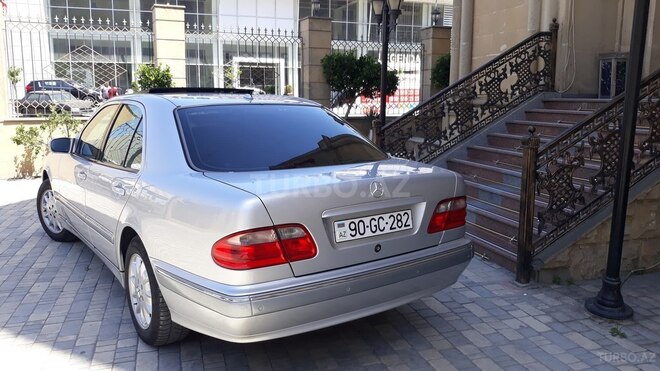 Mercedes E 220 2000, 283,000 km - 2.2 л - Bakı