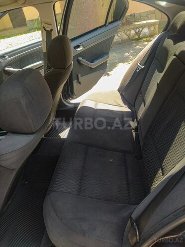 BMW 320 1998, 235,000 km - 1.9 l - Zaqatala