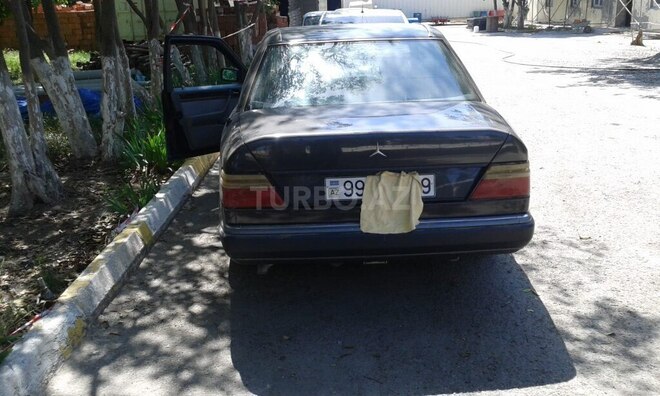Mercedes E 230 1989, 403,000 km - 2.3 l - Mingəçevir