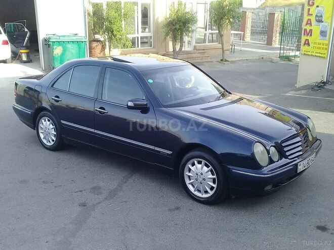 Mercedes E 260 2001, 295,000 km - 2.6 l - Bakı