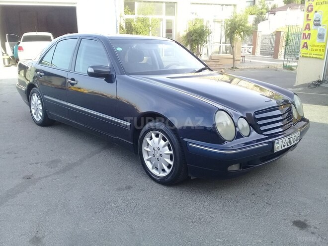 Mercedes E 260 2001, 295,000 km - 2.6 l - Bakı
