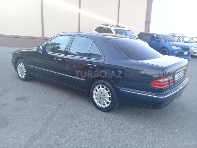 Mercedes E 260 2001, 295,000 km - 2.6 l - Bakı