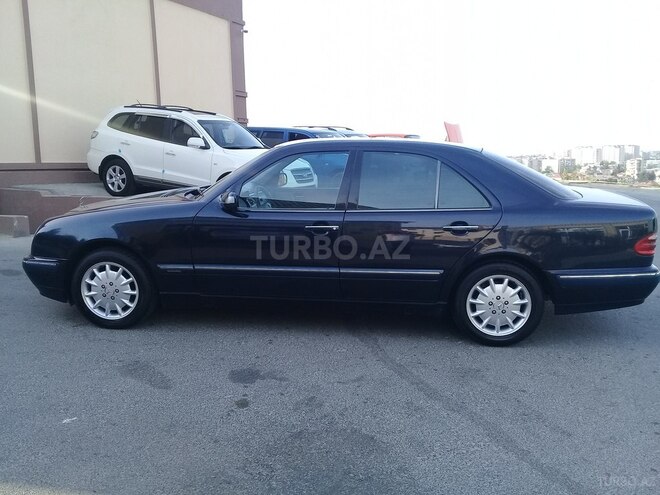 Mercedes E 260 2001, 295,000 km - 2.6 l - Bakı