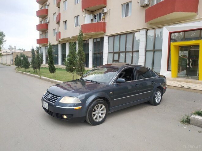 Volkswagen Passat 2003, 215,000 km - 1.8 l - Gəncə