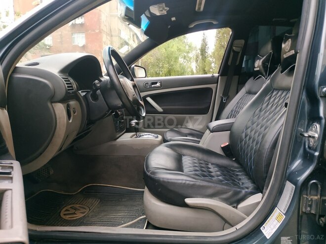 Volkswagen Passat 2003, 215,000 km - 1.8 l - Gəncə