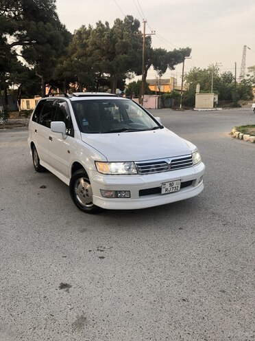Mitsubishi Chariot 2002, 282,000 km - 2.4 l - Bakı