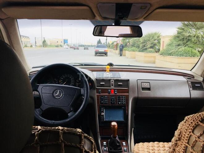 Mercedes C 220 1995, 136,625 km - 2.2 l - Gəncə