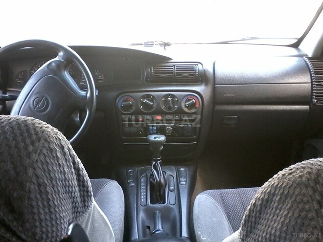 Opel Omega 1994, 253,806 km - 2.5 l - Bakı