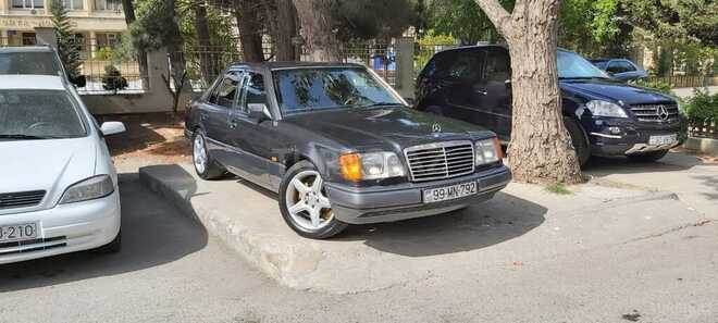 Mercedes E 220 1995, 400,000 km - 2.2 l - Bakı