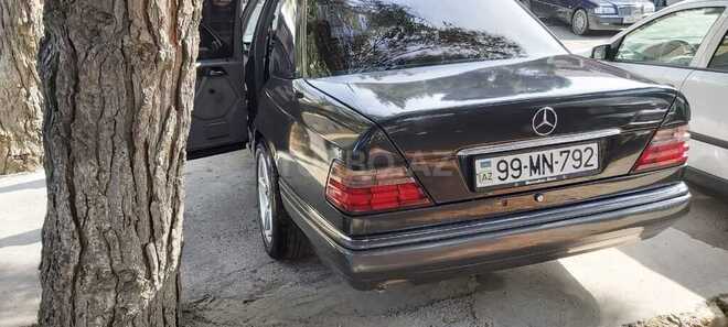 Mercedes E 220 1995, 400,000 km - 2.2 l - Bakı