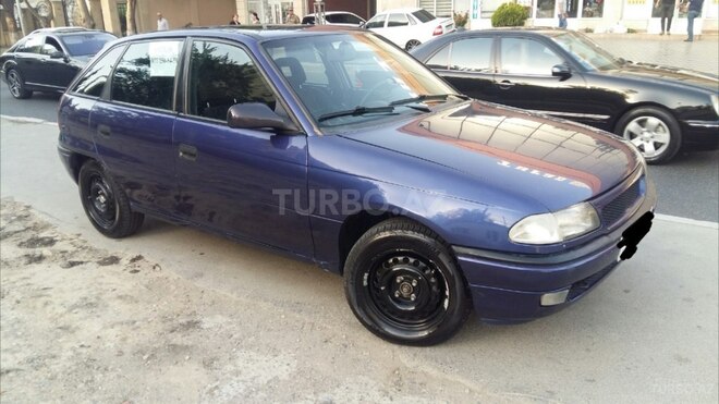 Opel Astra 1996, 300,000 km - 1.6 l - Bakı