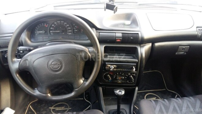 Opel Astra 1996, 300,000 km - 1.6 l - Bakı