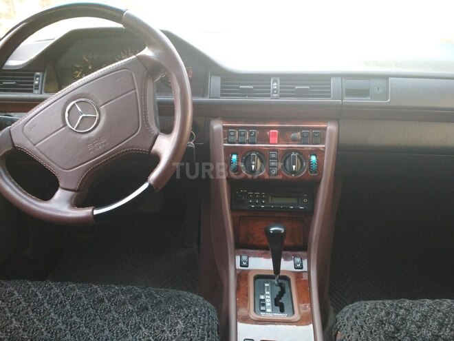 Mercedes E 260 1991, 395,000 km - 2.6 l - Sumqayıt