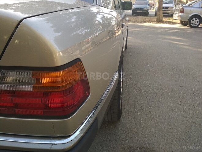 Mercedes E 260 1991, 395,000 km - 2.6 l - Sumqayıt