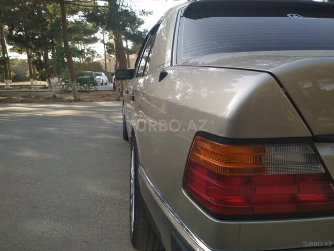 Mercedes E 260 1991, 395,000 km - 2.6 l - Sumqayıt