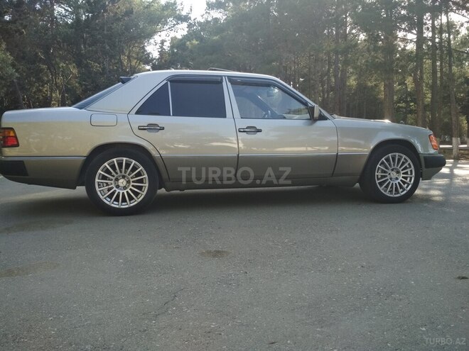 Mercedes E 260 1991, 395,000 km - 2.6 l - Sumqayıt